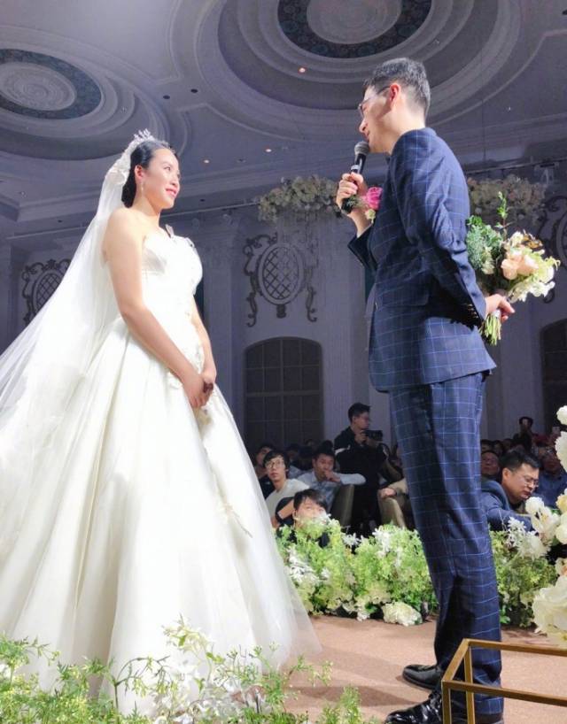 法国中场贡多齐本周四在罗马举行婚礼，部分队友应邀出场
